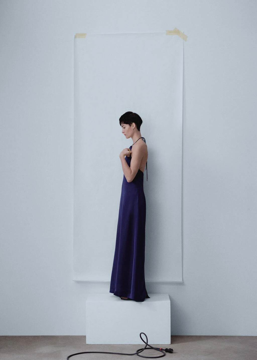 Robe En Satin à Col Rigide 12 Robe En Satin à Col Rigide – Image 12