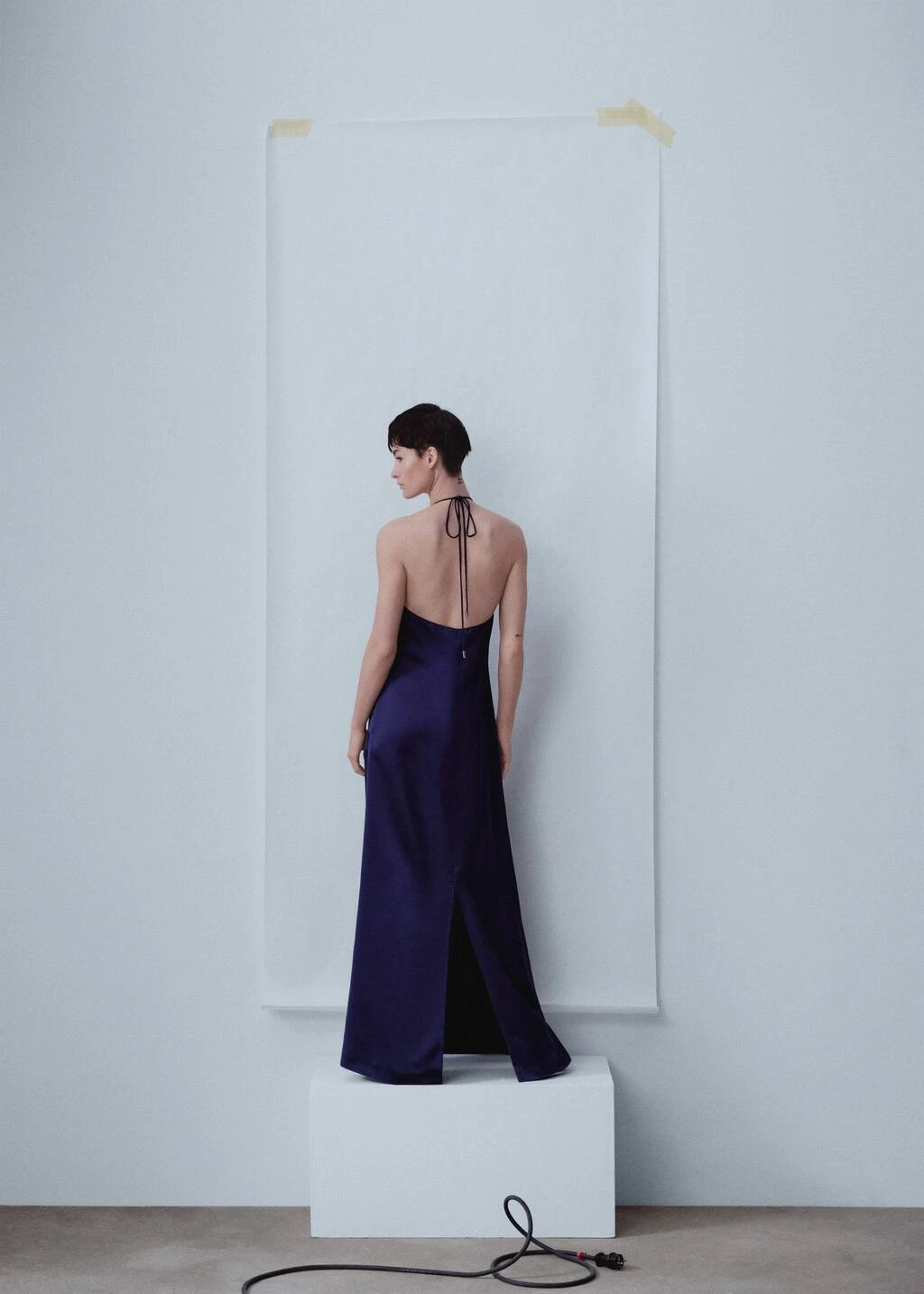 Robe En Satin à Col Rigide 10 Robe En Satin à Col Rigide – Image 10