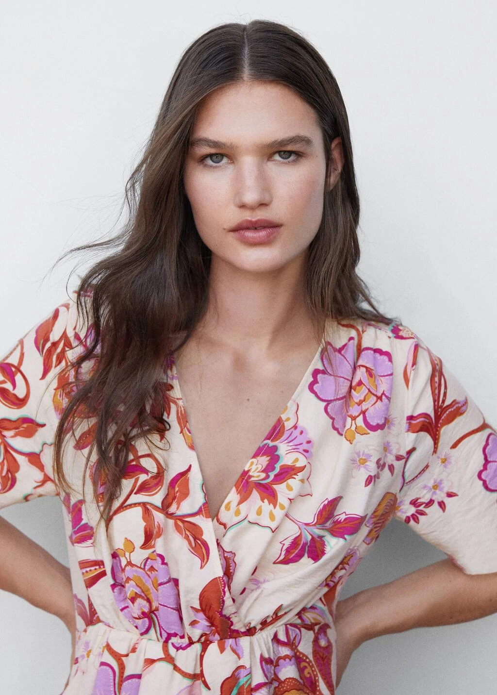 Robe Courte Cache-cœur Imprimée 4 Robe Courte Cache-cœur Imprimée – Image 4