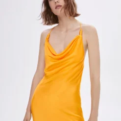 Robe Satin Col Bénitier