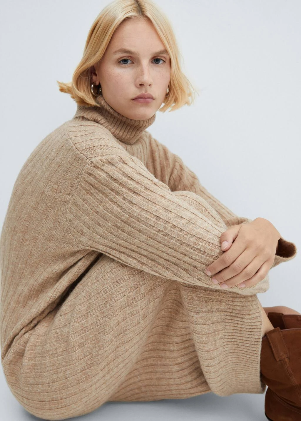 Robe Maille Côtelée Col Roulé 5 Robe Maille Côtelée Col Roulé – Image 5