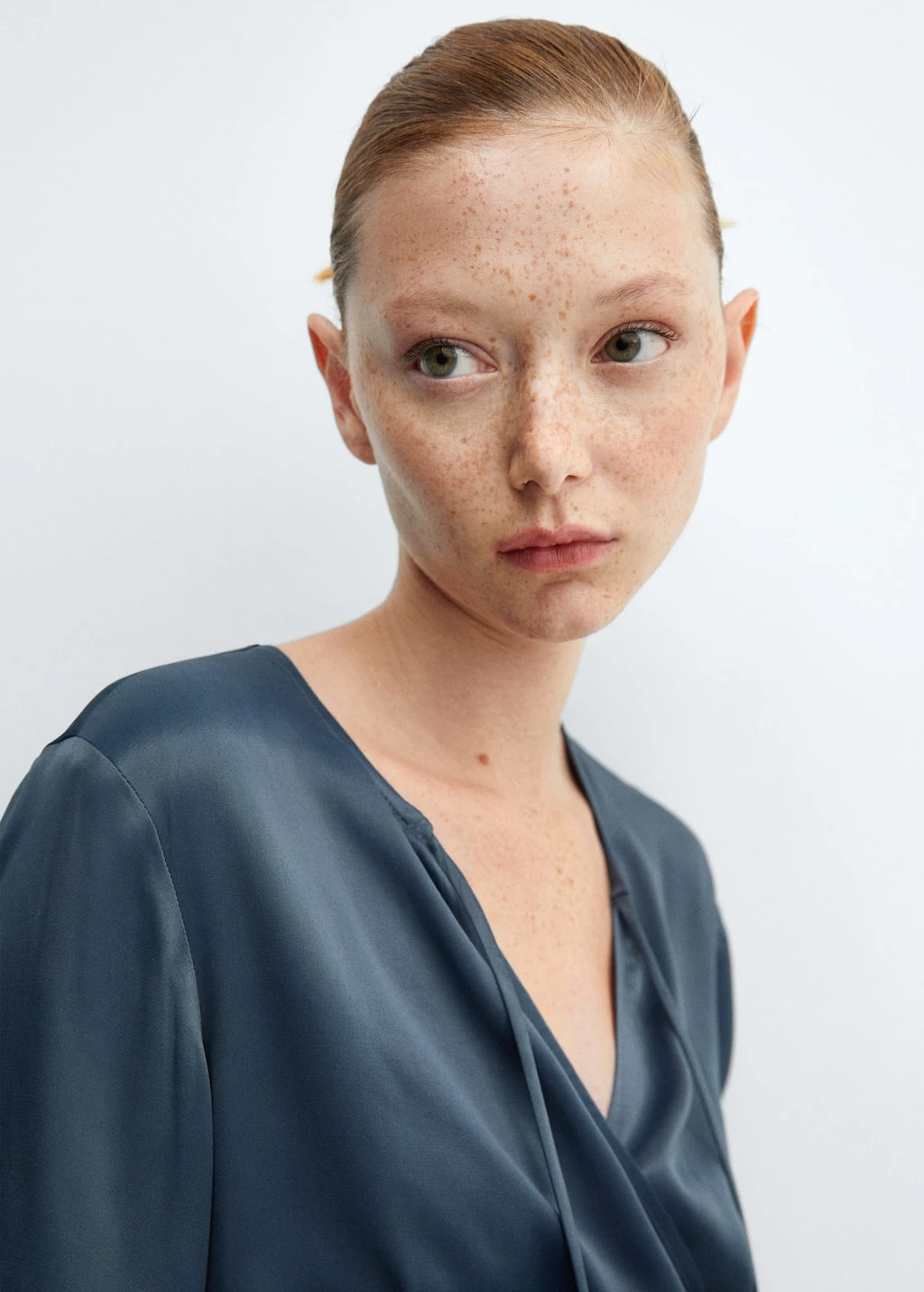 Robe Cache-cœur Satinée 4 Robe Cache-cœur Satinée – Image 4