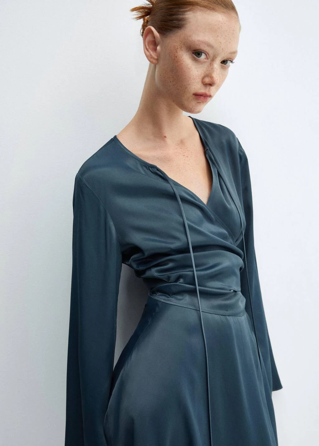 Robe Cache-cœur Satinée 5 Robe Cache-cœur Satinée – Image 5