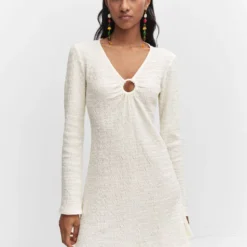 Robe Texturée Détail Anneau