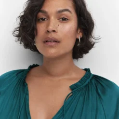 Robe Satinée Manches Bouffantes 14 Robe Satinée Manches Bouffantes -Promos Chaudine Magasin 57084762 59 D4