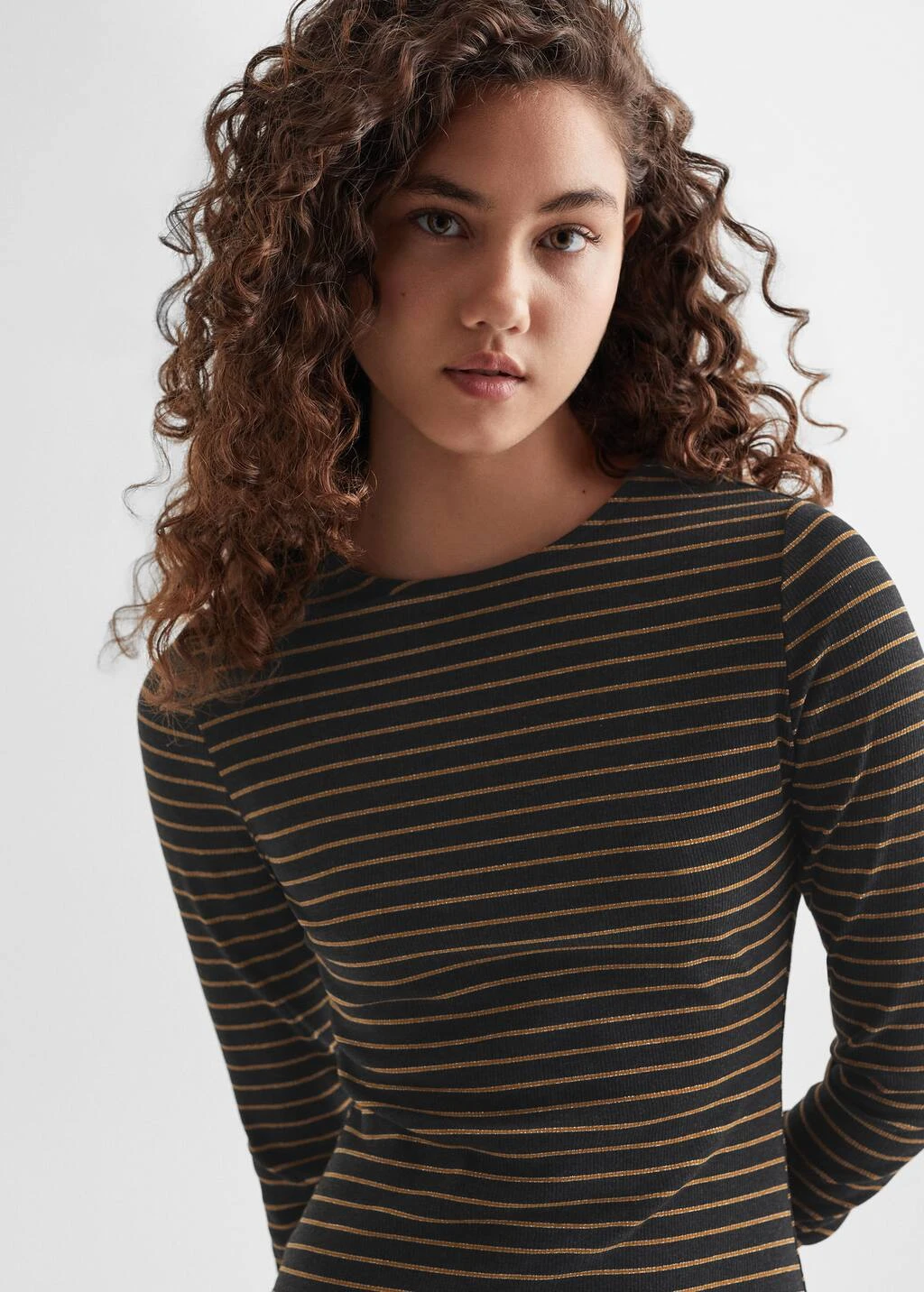 Robe à Rayures Et Ouverture 4 Robe à Rayures Et Ouverture – Image 4